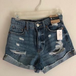 Brand new, with tags, Aero Mom Jean shorts.